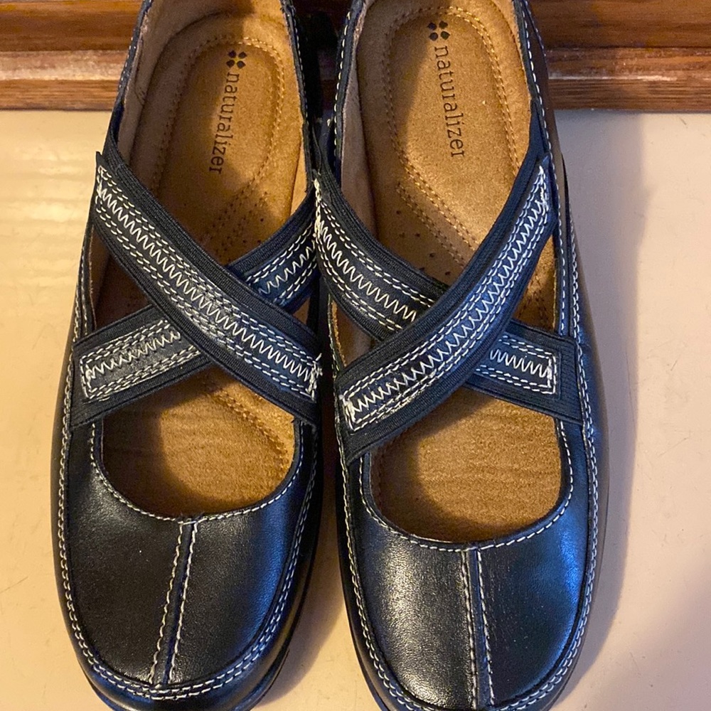 Naturalizer Black Leather Slip On Flats Cross Strap Shoes Women's 7